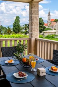 Jídlo v vily nebo okolí