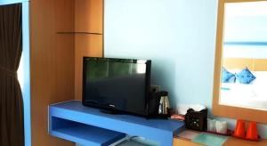 Televisyen dan/atau pusat hiburan di Krabi Serene Loft +5 gambar