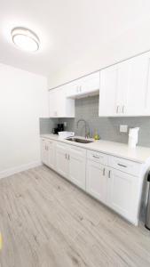 Dapur atau dapur kecil di Sun, Sand, Coastal Haven 1