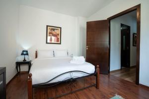 Ένα ή περισσότερα κρεβάτια σε δωμάτιο στο Appartement Cosy Proche du Stade +8 φωτογραφίες