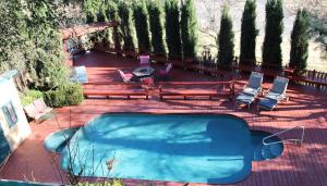 Bassein majutusasutuses Eaglenest Inn with Pool & SPA või selle lähedal