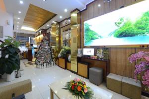 O bucătărie sau chicinetă la Blue Hanoi Inn Center Hotel