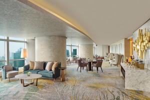 Posezení v ubytování The Ritz-Carlton Jakarta, Pacific Place