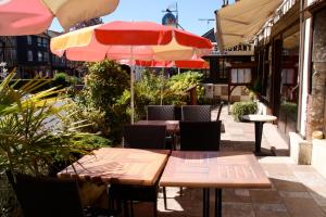 Fotografie z fotogalerie ubytování Logis hôtel restaurant Auberge Du Cheval Blanc v destinaci Crèvecoeur-en-Auge