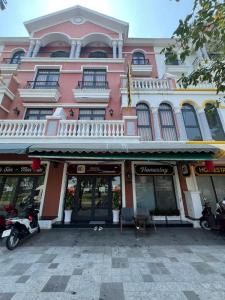 Το κτήριο όπου στεγάζεται  το ξενοδοχείο διαμερισμάτων