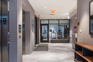 Home2 Suites By Hilton Boone的健身中心和/或健身设施