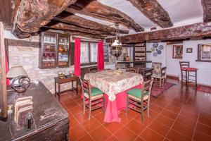 Φωτογραφία από το άλμπουμ του La Casita del Ciprés - Encantadora casa para 7 con Piscina y jardín privado σε Puentedura
