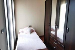 Posteľ alebo postele v izbe v ubytovaní Townhouse with communal pool ideal for families