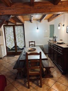 Кухня или мини-кухня в Jolie Gîte dans les Pyrénées
