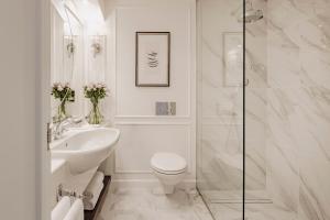 Un baño de Corinthia Palace Malta