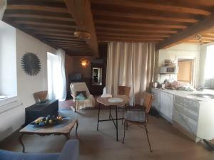 Χώρος καθιστικού στο Nature et Balnéo en Bourgogne +12 φωτογραφίες