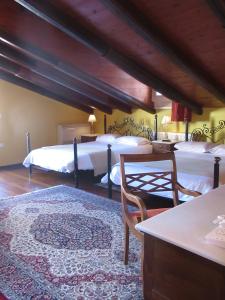 Posezení v ubytování Byron Traditional Hotel