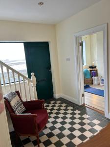 Posezení v ubytování Seafront Cottage Amazing Seaview 3 Double Bedrooms