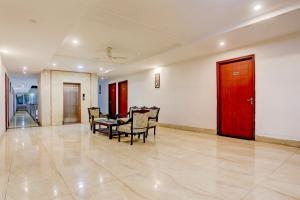 Gallery image of Townhouse City Centre Road Formerly Royal Inn in Gwalior +26 photos