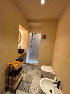 Ένα μπάνιο στο Apartment in Tapigliano with Garden and Parking +8 φωτογραφίες