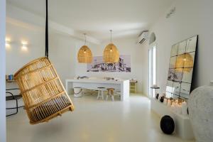 Posezení v ubytování ALASI Tinos Jacuzzi Hotel