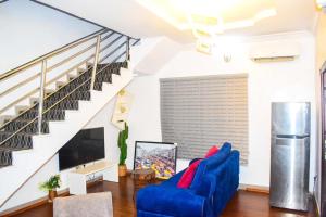 Χώρος καθιστικού στο Cozy duplex with garden +5 φωτογραφίες