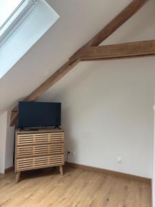 Et tv og/eller underholdning på MAISON CENTRE D'ARNAGE idéal 24h du Mans et Le Mans classic + 2 billeder