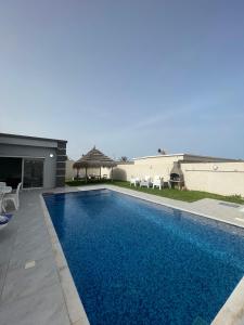 Bazén v ubytování Superbe villa Dawsser avec piscine sans aucun vis à vis nebo v jeho okolí