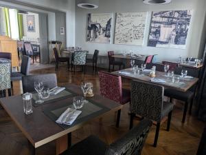 Εστιατόριο ή άλλο μέρος για φαγητό στο Logis Hôtel Le Tisseur des Saveurs