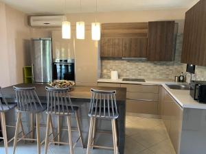 Gallery image of Peaceful modern holiday vila in Skála Foúrkas