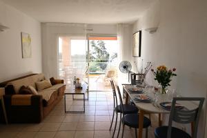 Gallery image of Les Sanguinaires N'12 - Vue mer, piscine et plage in Ajaccio