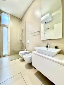 Phòng tắm tại The Olive Retreat Villa, Green Coast