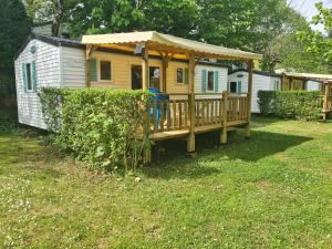 Vonkajšia záhrada v ubytovaní Camping La Douce Ardèche + 14 fotografií