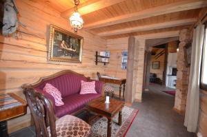 Gallery image of Charming Timber Lodge For Gathering And Celebrations in Beitostøl +47 photos