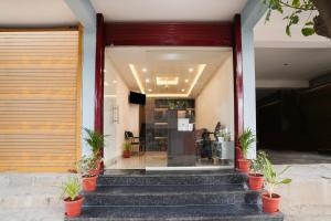 Super Collection O K R Puram Manyata的门面或入口