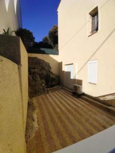 Το κτήριο όπου στεγάζεται  το διαμέρισμα +7 φωτογραφίες