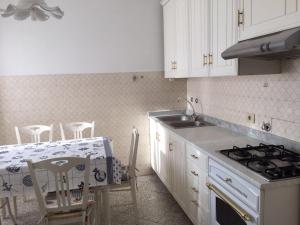 Küche/Küchenzeile in der Unterkunft Sapore di Sale
