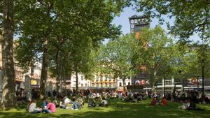 Gæster der bor på Victory House Leicester Square + 20 billeder