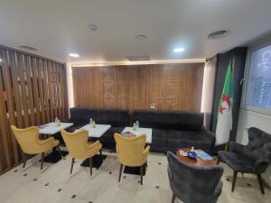 Posezení v ubytování City Hotel Alger