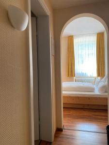 Postel nebo postele na pokoji v ubytování Hotel Klosterhof