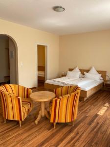 Кровать или кровати в номере Hotel Klosterhof +78 фотографий