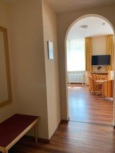 TV a/nebo společenská místnost v ubytování Hotel Klosterhof