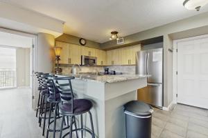 Dapur atau dapur kecil di Dune Pointe 703