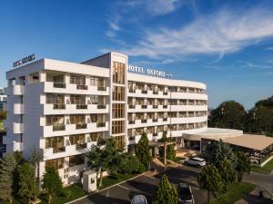 马马亚Hotel Oxford的牛津酒店建筑的 ⁇ 染,预计在