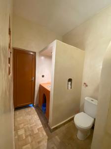 Un baño de Kasbah Erg Chebbi
