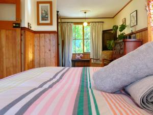 Snug Sanctuary - A gem in the forest 20 min to CBD客房内的一张或多张床位