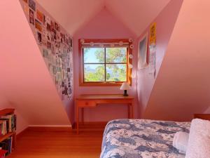Snug Sanctuary - A gem in the forest 20 min to CBD客房内的一张或多张床位