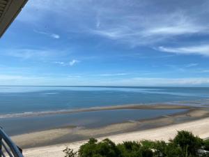 Billede fra billedgalleriet på Seaview & Mountainview Private Condo Room, Cha-am i Cha Am