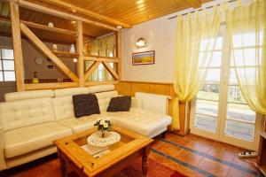 Imagen de la galería de Ferienhaus Strandlatscher Ferienwohnung 02, en Wiek auf Rügen