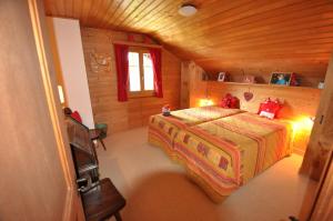 Voodi või voodid majutusasutuse Chalet Tendre est la Nuit à Gryon - 6 personnes, belle vue, tout confort toas