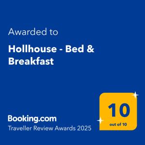 ein gelbes Schild mit dem Bed & Breakfast in der Unterkunft Hollhouse - Bed & Breakfast in Hinterzarten