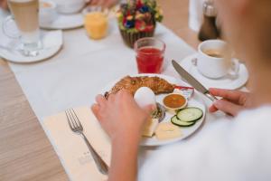 Comida en o cerca de este hotel