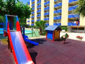 Legeområdet for børn på Acogedor estudio en Salou