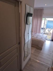 Postel nebo postele na pokoji v ubytování chambre 2 personnes Pinet