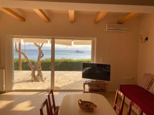 Μια τηλεόραση ή/και κέντρο ψυχαγωγίας στο Nautical Nest